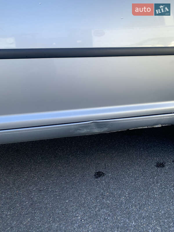 Хэтчбек Volkswagen Golf 2003 в Хмельницком