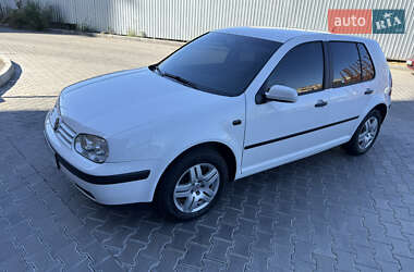 Хэтчбек Volkswagen Golf 2002 в Одессе
