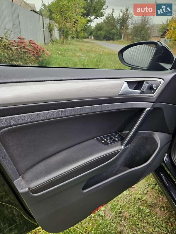 Універсал Volkswagen Golf 2016 в Ромнах