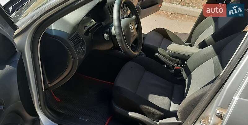 Универсал Volkswagen Golf 2001 в Кривом Роге