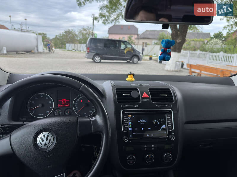 Хэтчбек Volkswagen Golf 2008 в Виноградове