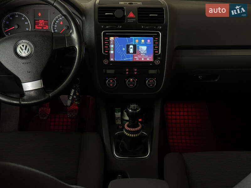 Хэтчбек Volkswagen Golf 2008 в Виноградове