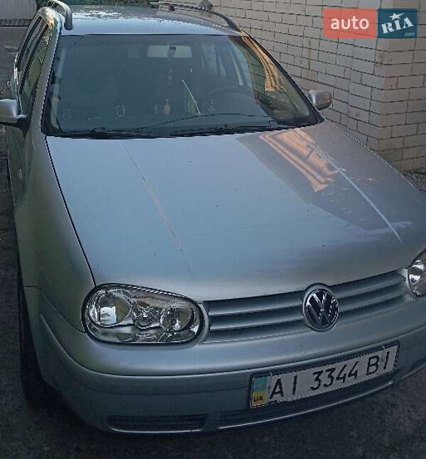 Универсал Volkswagen Golf 2004 в Яготине