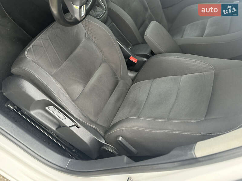 Хэтчбек Volkswagen Golf 2009 в Луцке