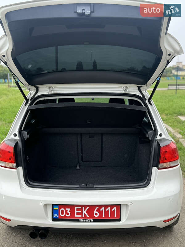 Хэтчбек Volkswagen Golf 2009 в Луцке