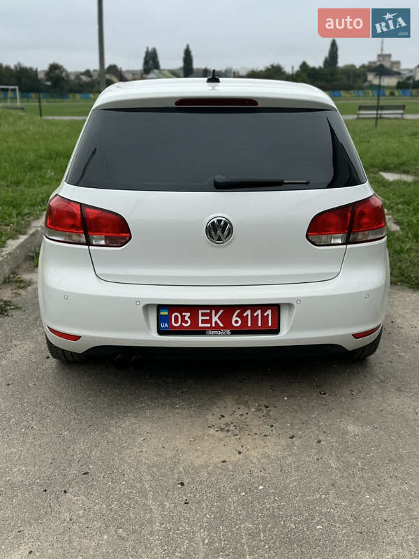 Хэтчбек Volkswagen Golf 2009 в Луцке