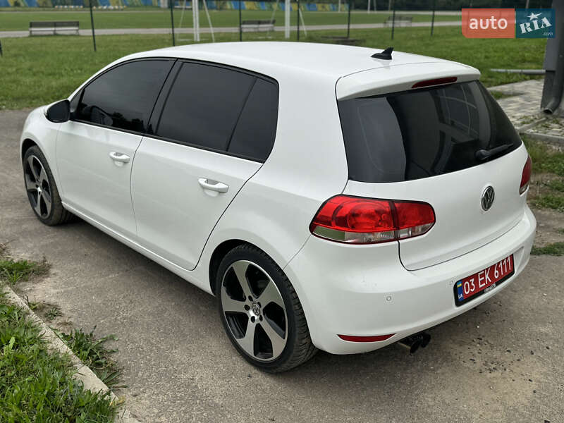 Хэтчбек Volkswagen Golf 2009 в Луцке