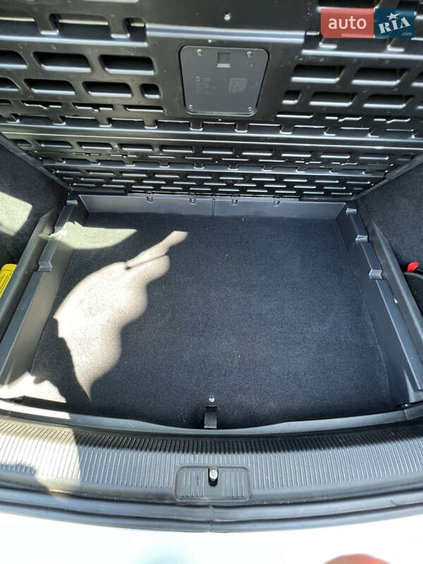 Универсал Volkswagen Golf 2012 в Ровно