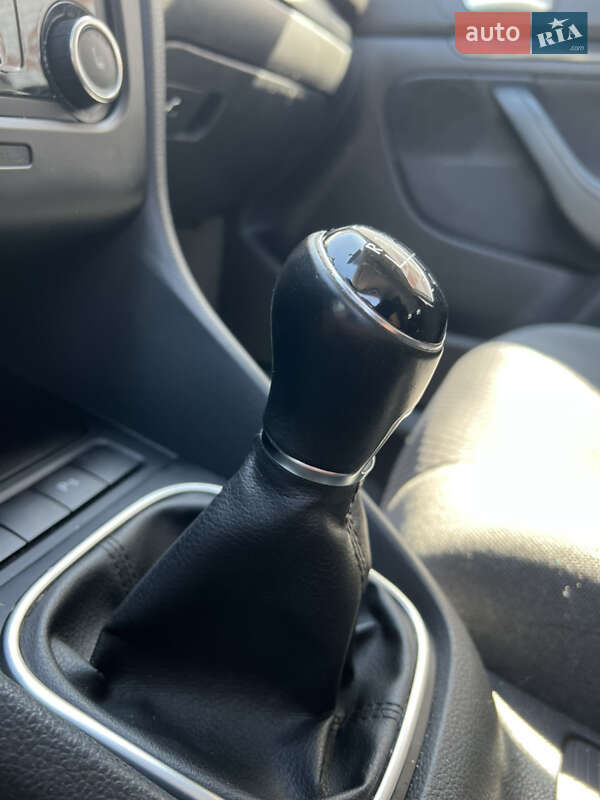 Универсал Volkswagen Golf 2012 в Ровно