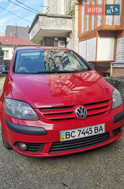 Хетчбек Volkswagen Golf 2006 в  фото 2 Хетчбек Volkswagen Golf 2006 в