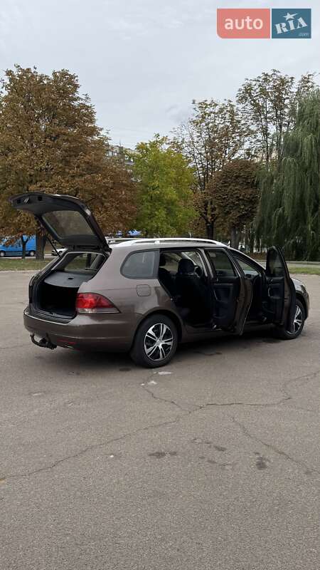 Універсал Volkswagen Golf 2011 в Броварах