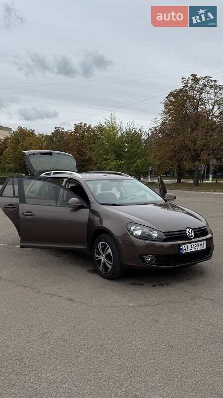 Універсал Volkswagen Golf 2011 в Броварах