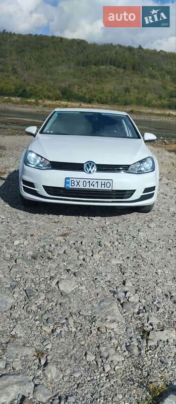Хетчбек Volkswagen Golf 2014 в Новодністровську