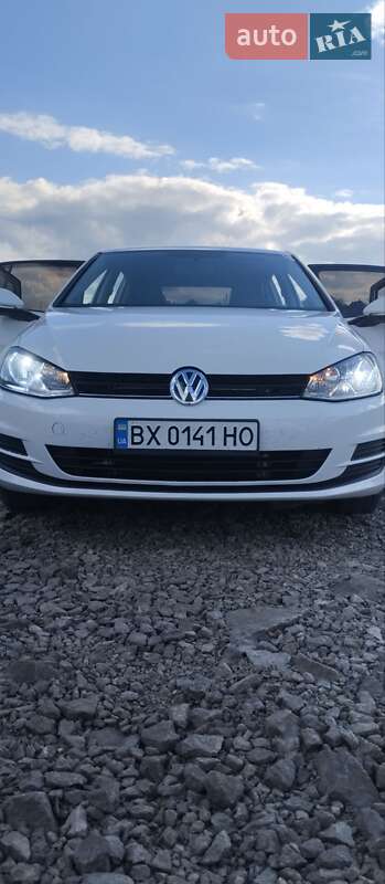 Хетчбек Volkswagen Golf 2014 в Новодністровську