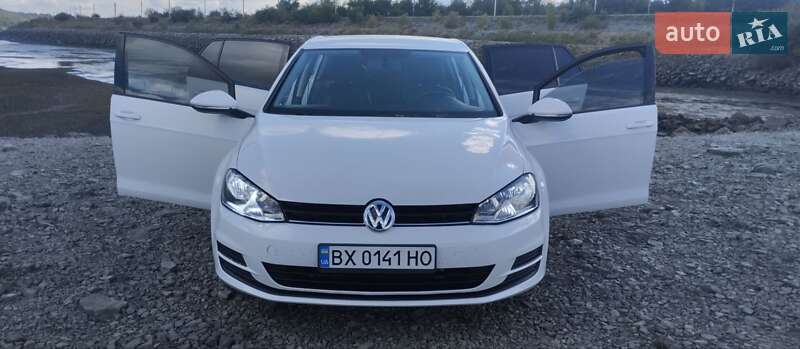 Хетчбек Volkswagen Golf 2014 в Новодністровську