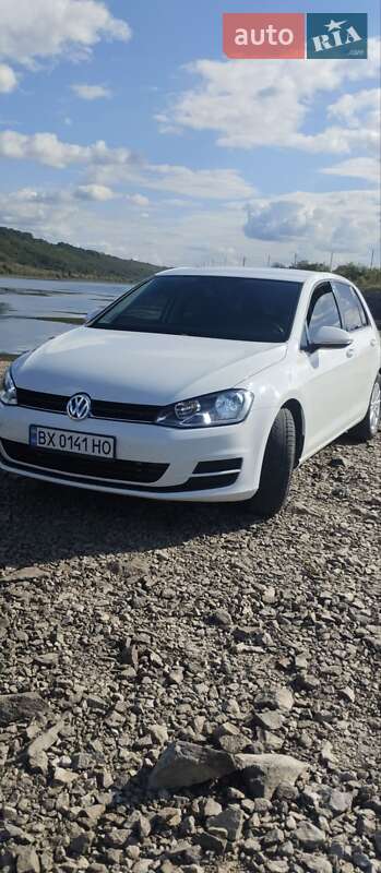 Хетчбек Volkswagen Golf 2014 в Новодністровську