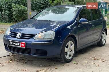 Хэтчбек Volkswagen Golf 2005 в Киеве