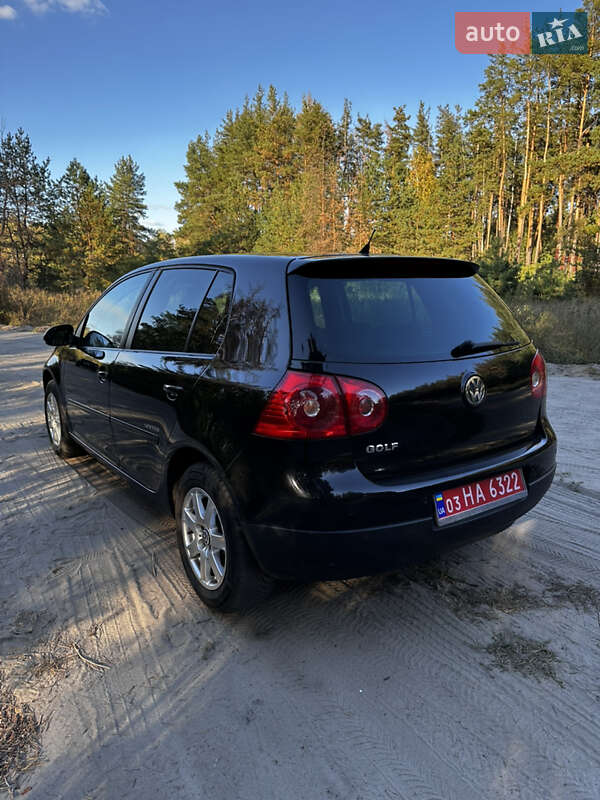 Хэтчбек Volkswagen Golf 2008 в Харькове
