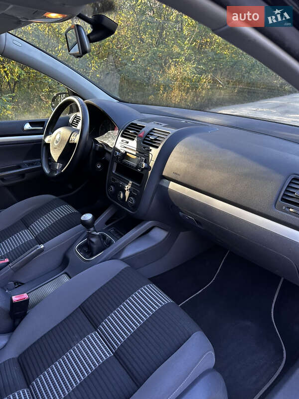 Хэтчбек Volkswagen Golf 2008 в Харькове