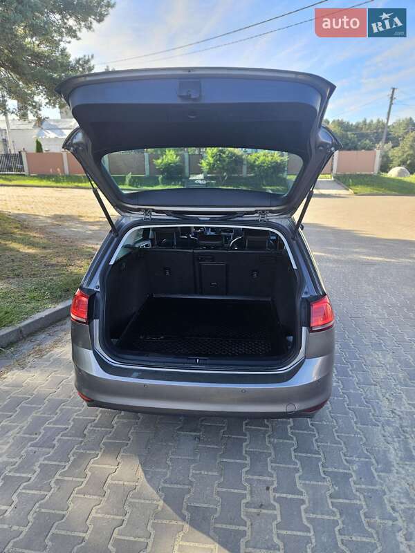 Універсал Volkswagen Golf 2014 в Новояворівську