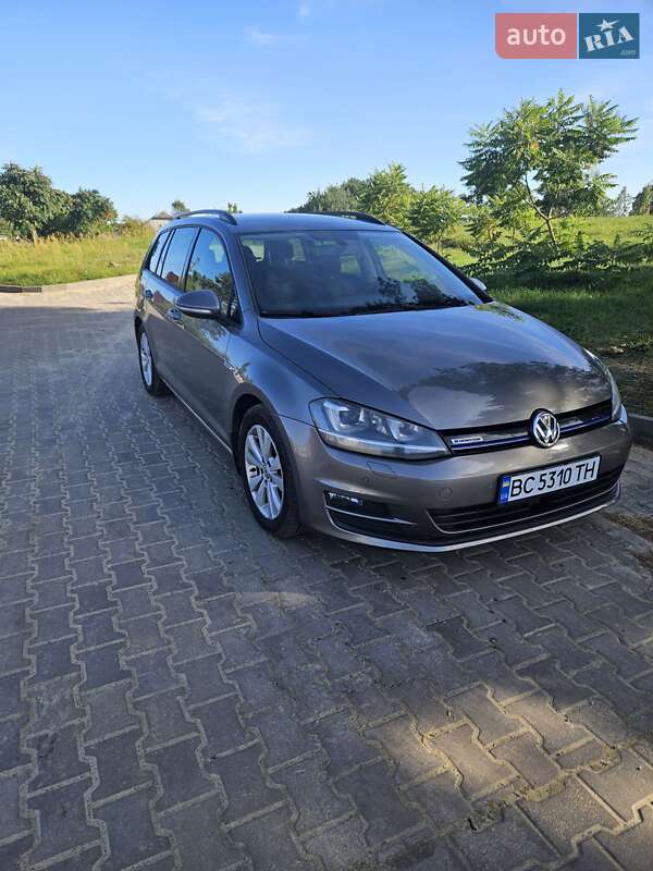 Універсал Volkswagen Golf 2014 в Новояворівську