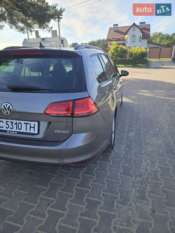 Універсал Volkswagen Golf 2014 в Новояворівську