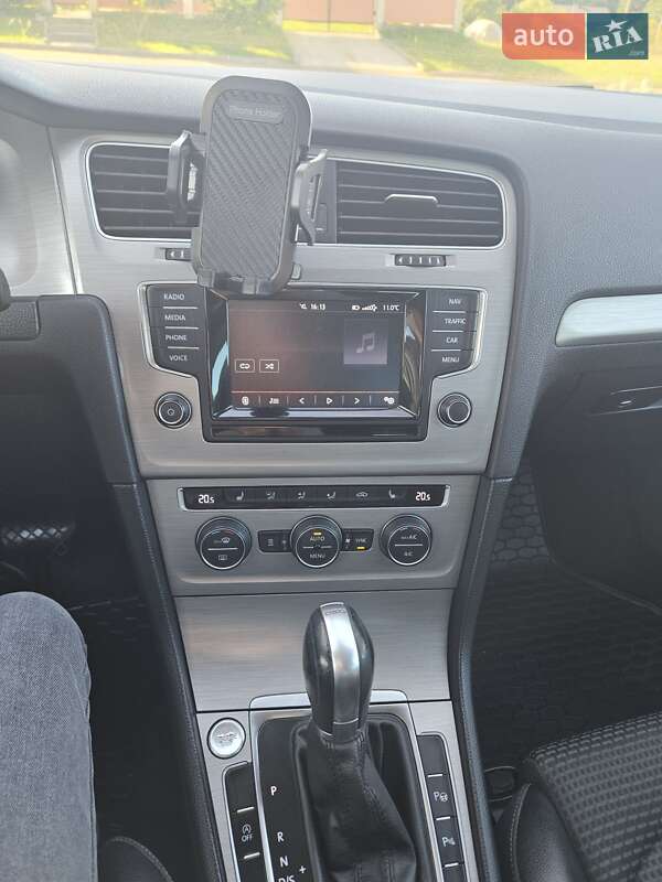 Універсал Volkswagen Golf 2014 в Новояворівську