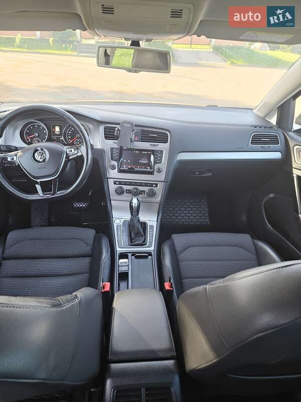 Універсал Volkswagen Golf 2014 в Новояворівську