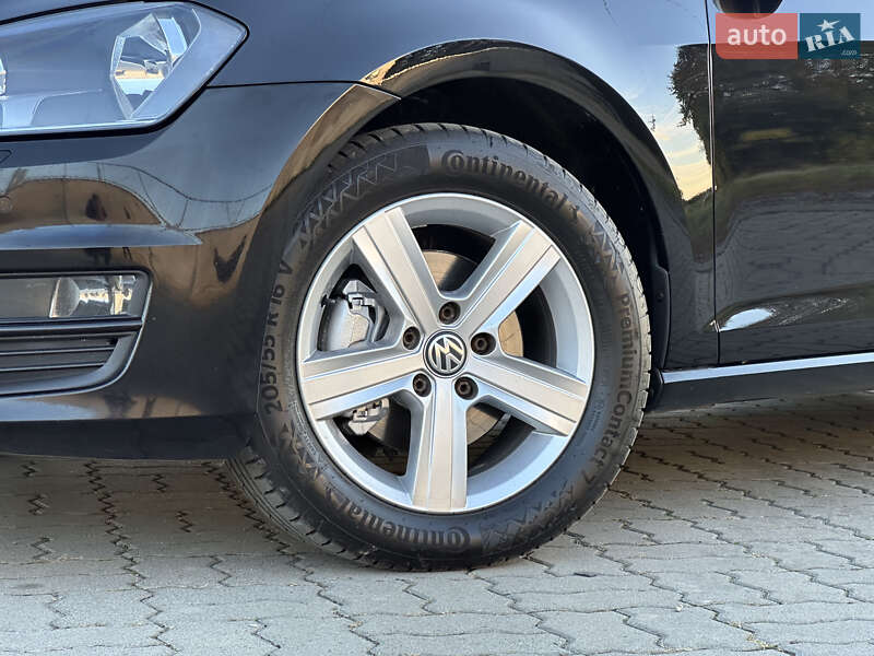 Универсал Volkswagen Golf 2015 в Стрые