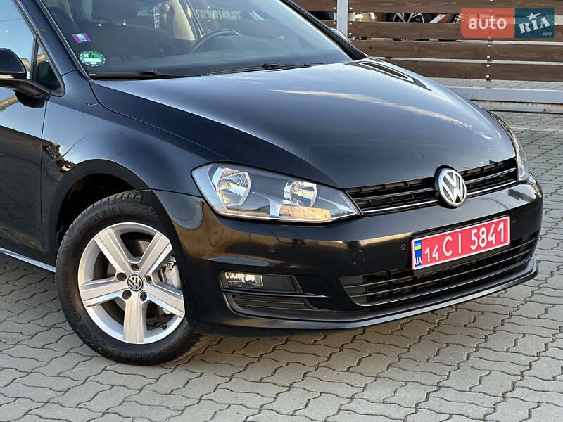 Универсал Volkswagen Golf 2015 в Стрые
