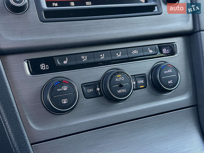 Универсал Volkswagen Golf 2015 в Стрые