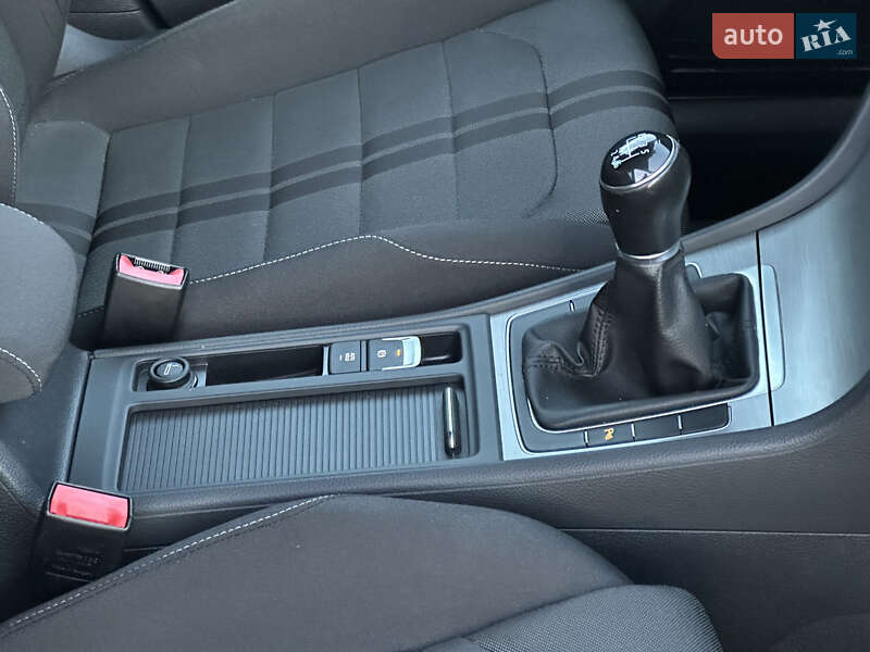 Универсал Volkswagen Golf 2015 в Стрые