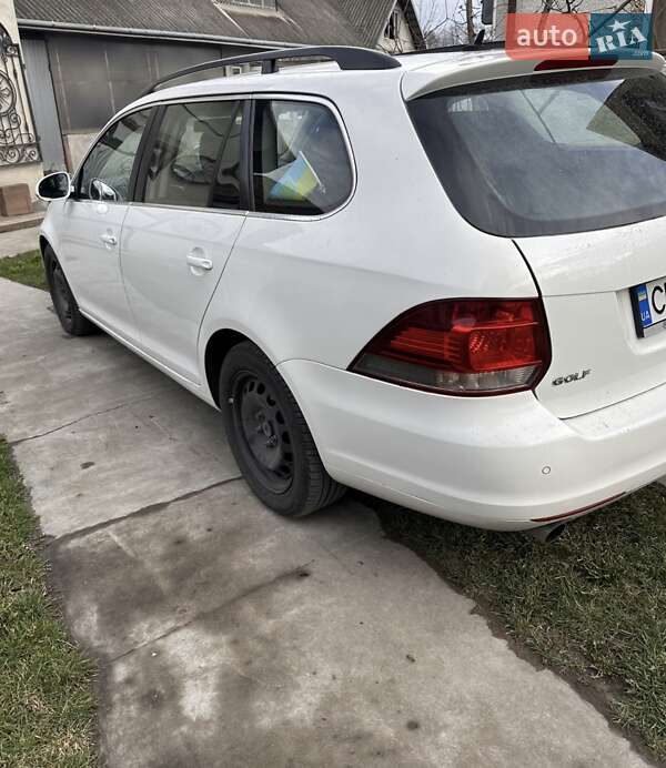 Универсал Volkswagen Golf 2011 в Черновцах