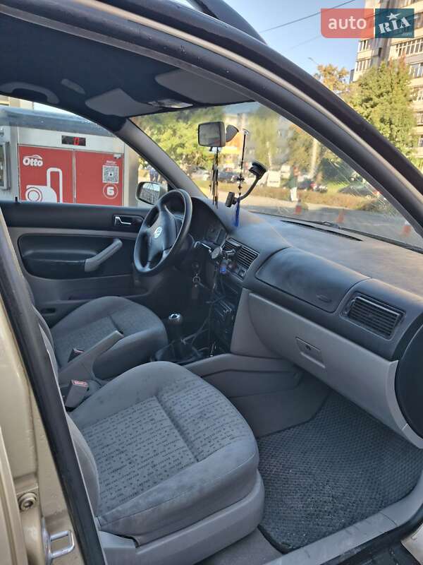 Універсал Volkswagen Golf 2001 в Хмельницькому