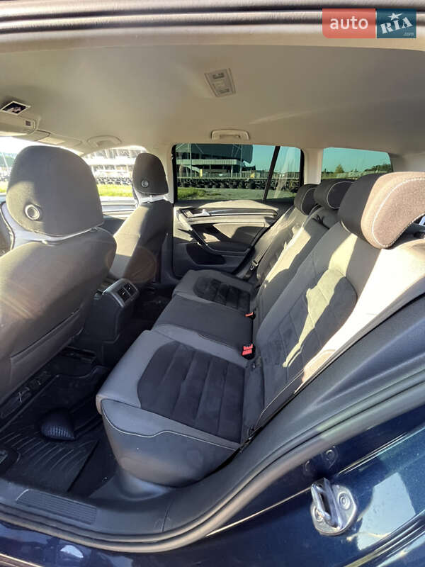 Универсал Volkswagen Golf 2015 в Львове