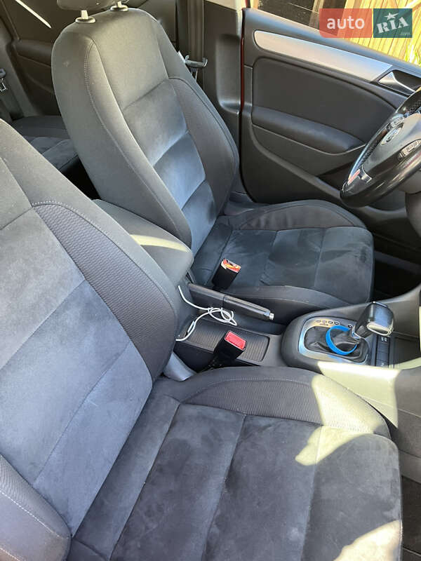 Хэтчбек Volkswagen Golf 2009 в Луцке