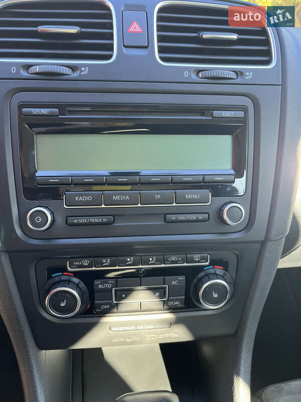 Хэтчбек Volkswagen Golf 2009 в Луцке