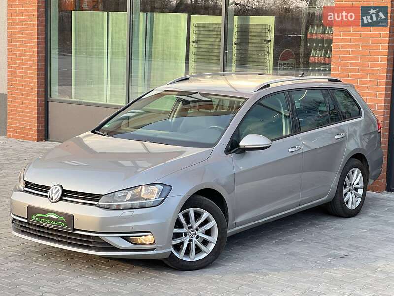 Универсал Volkswagen Golf 2019 в Киеве