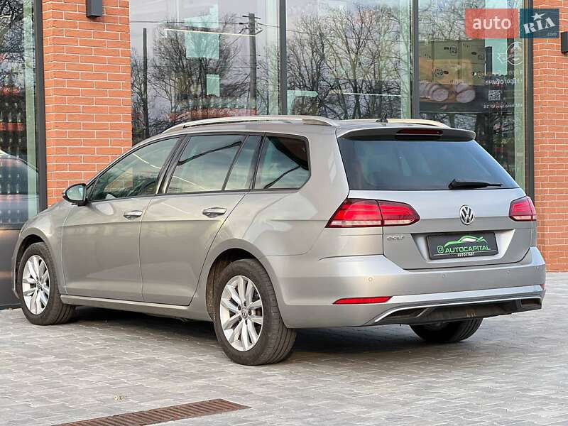 Универсал Volkswagen Golf 2019 в Киеве