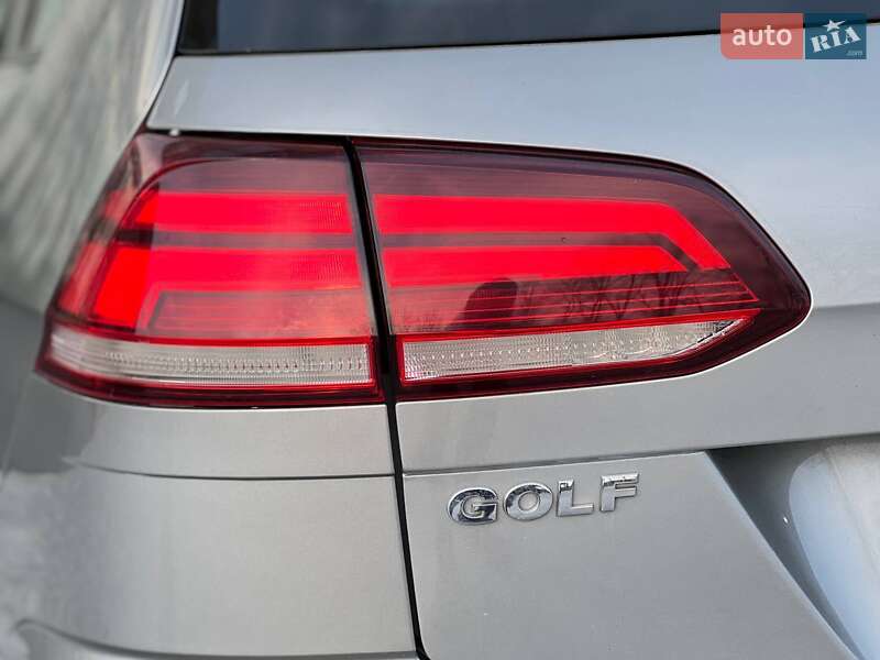 Универсал Volkswagen Golf 2019 в Киеве