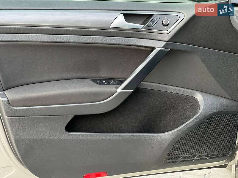 Универсал Volkswagen Golf 2019 в Киеве