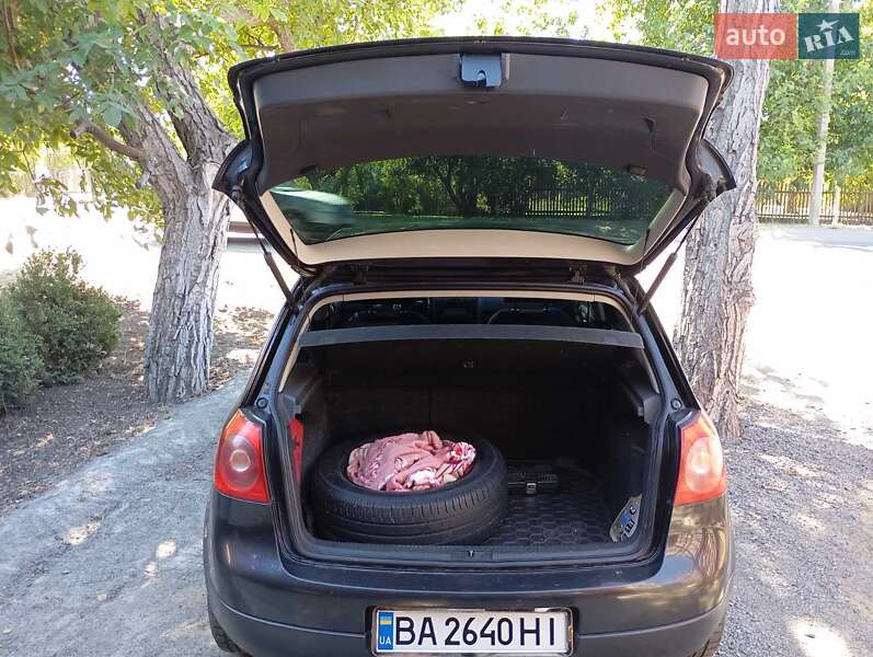 Хетчбек Volkswagen Golf 2004 в Подільську