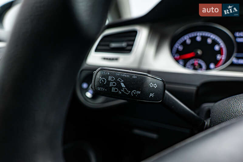 Хетчбек Volkswagen Golf 2014 в Києві