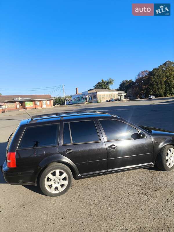 Универсал Volkswagen Golf 2003 в Шполе