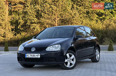 Хэтчбек Volkswagen Golf 2004 в Ковеле