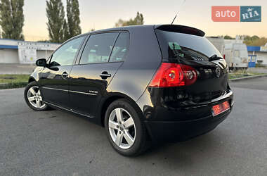 Хэтчбек Volkswagen Golf 2009 в Киеве