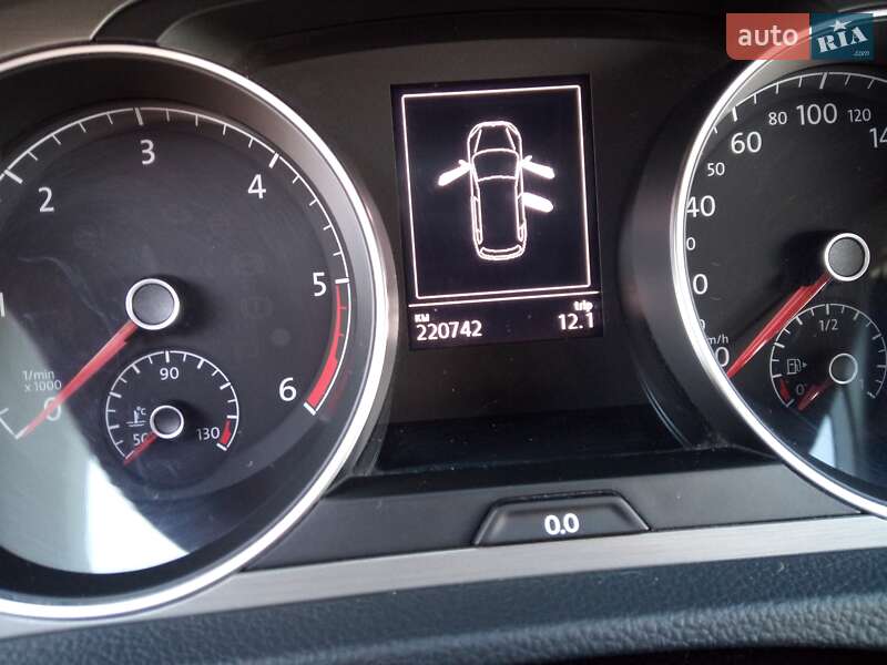 Універсал Volkswagen Golf 2016 в Івано-Франківську