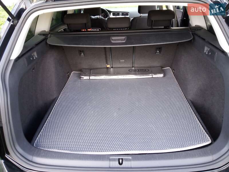 Універсал Volkswagen Golf 2016 в Івано-Франківську