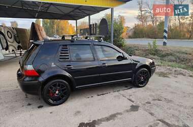 Хетчбек Volkswagen Golf 2002 в Ізюмі