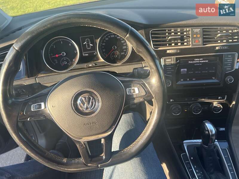 Хетчбек Volkswagen Golf 2013 в Полтаві